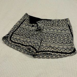 The Limited patterned shorts, size 6